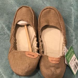 NWT Sanuk Shoes